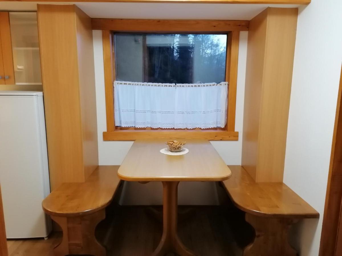Apartmens And Rooms Sostar 采尔克诺 外观 照片